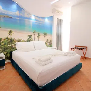 Hotel Oskar, Sarandë