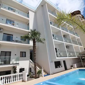 Hotell Julia, Sarandë